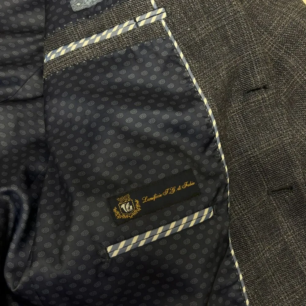 Joseph Abboud very good
